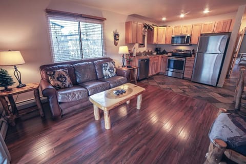 Fawn Valley Inn- 267 condo Apartment in Estes Park