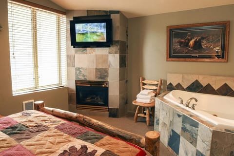 Fawn Valley Inn- 101 condo Apartment in Estes Park