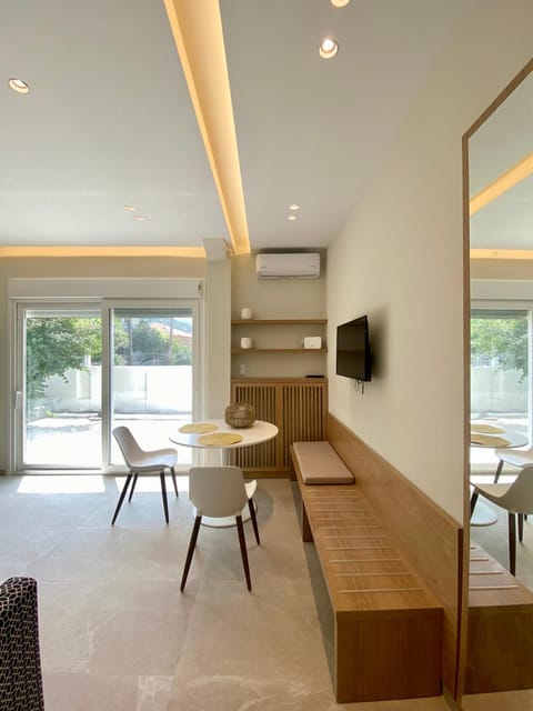 TV and multimedia, Area and facilities