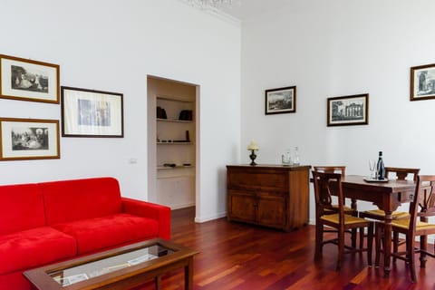 Communal lounge/ TV room, Dining area