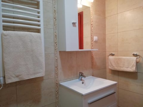 Shower, Bathroom, towels