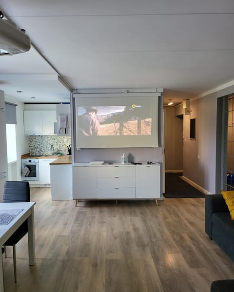 TV and multimedia, Kitchen or kitchenette, Living room