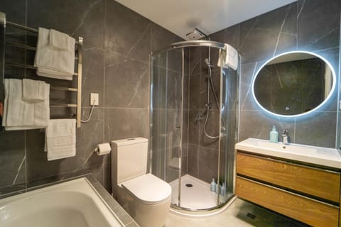 Shower, Bathroom, Bath, towels