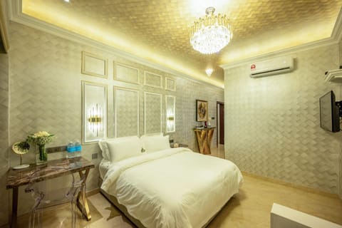 Bed, Photo of the whole room, Bedroom, air conditioner