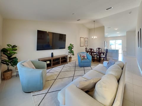 TV and multimedia, Living room, Seating area, Dining area, furniture