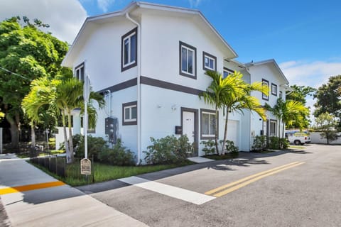 Property building, Day, Street view