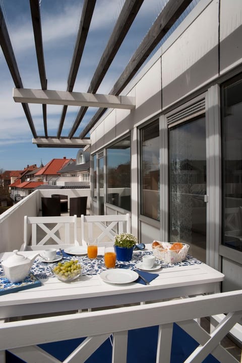 View (from property/room), Balcony/Terrace, Dining area, Food, Breakfast
