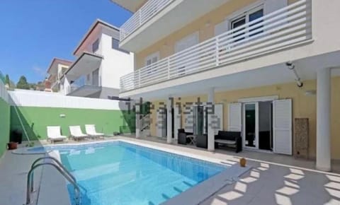 Swimming pool, Swimming pool