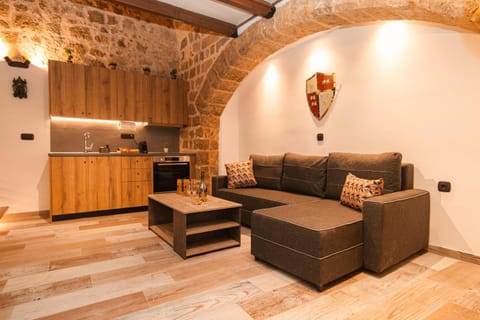 Kitchen or kitchenette, Living room, Seating area, pet friendly, stove