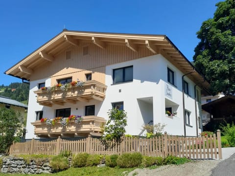 Haus Sandra Apartment in Salzburgerland