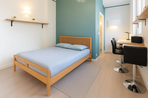 Bed, Photo of the whole room