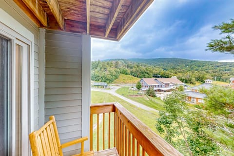 Snow Creek 3 Apartment in Warren