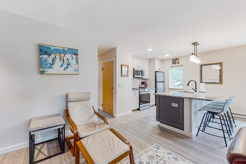 Snow Creek 3 Apartment in Warren