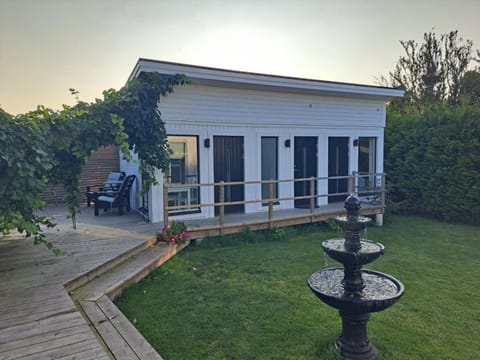 Property building, Patio, Day, Garden, Garden view