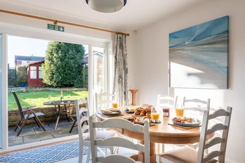 Patio, Dining area, Breakfast