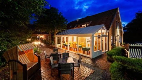 Property building, Patio, Communal lounge/ TV room, Night, Garden, Balcony/Terrace, Garden view