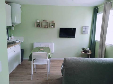 Studio J Bed and Breakfast in Oyonnax