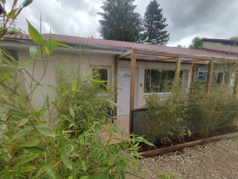 Studio J Bed and Breakfast in Oyonnax