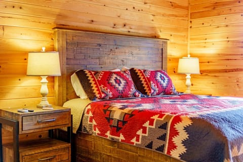 Adirondack Alpine Cabin with Hot Tub, Near Whiteface, Lake Placid, Game Rm, Fenced Yard, Views Cabin in Adirondack Mountains