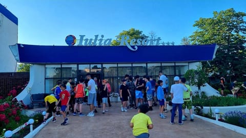 Property building, Day, People, children, group of guests