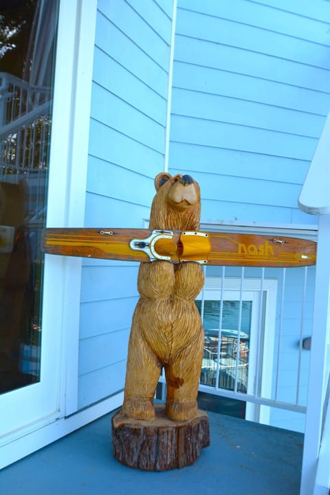 Beautiful Lakefront Home Spectacular View - Herrera House in Bass Lake