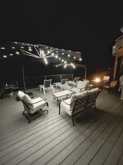 Beautiful Lakefront Home Spectacular View - Herrera House in Bass Lake