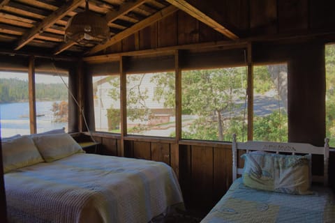 Charming 1927 Lake Front Home - Hargrave House in Bass Lake