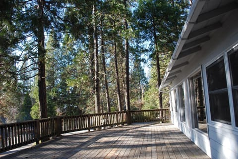 Idylwild-Lake Area House in Bass Lake