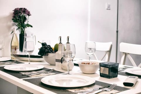 Food and drinks, Dining area, Food, Drinks