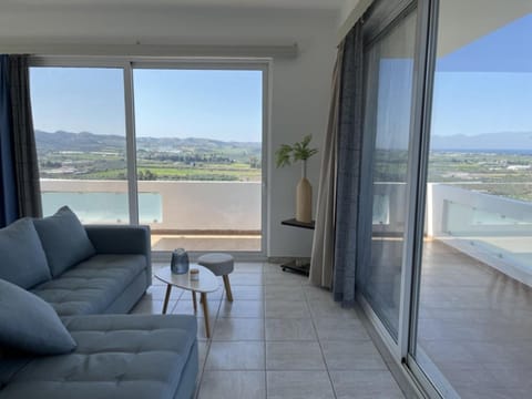 Natural landscape, Balcony/Terrace, Seating area, Mountain view, Sea view