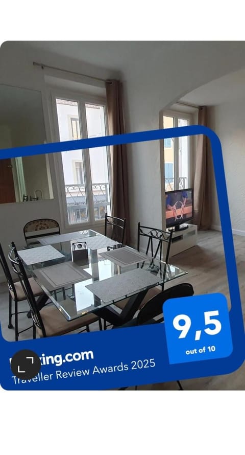 Appartement centre-historique 70 m2 Apartment in Fréjus