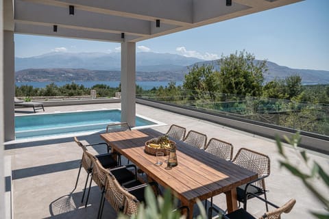Patio, Day, Natural landscape, View (from property/room), Balcony/Terrace, Food and drinks, Dining area, Mountain view, Mountain view, Pool view, Sea view, Sea view, Swimming pool, sunbed