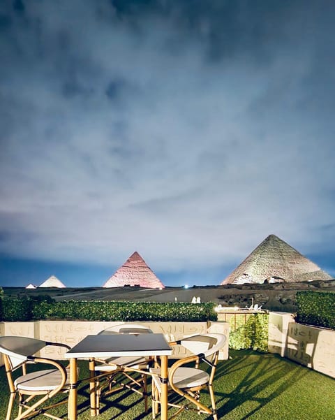 Property building, Restaurant/places to eat, Breakfast