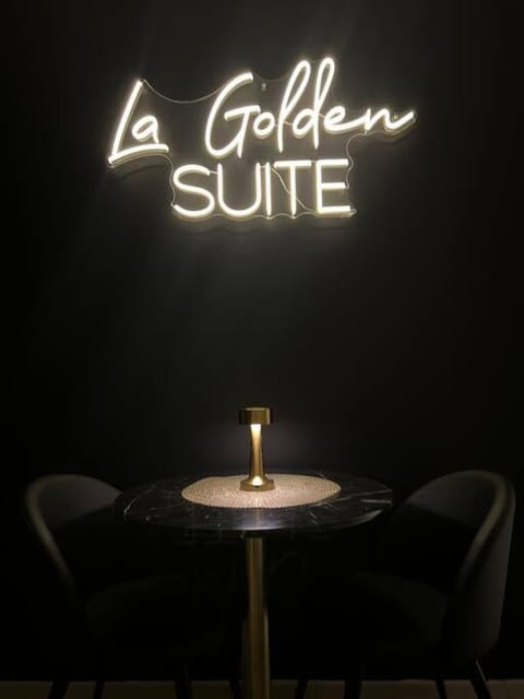 La Golden Suite Apartment in Cambrai