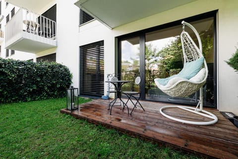 Garden, Balcony/Terrace, Seating area, Garden view, sunbed
