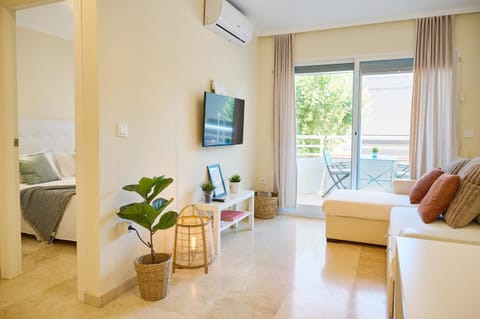 TV and multimedia, Balcony/Terrace, Living room, Bedroom, air conditioner