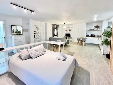 Kitchen or kitchenette, Living room, Photo of the whole room