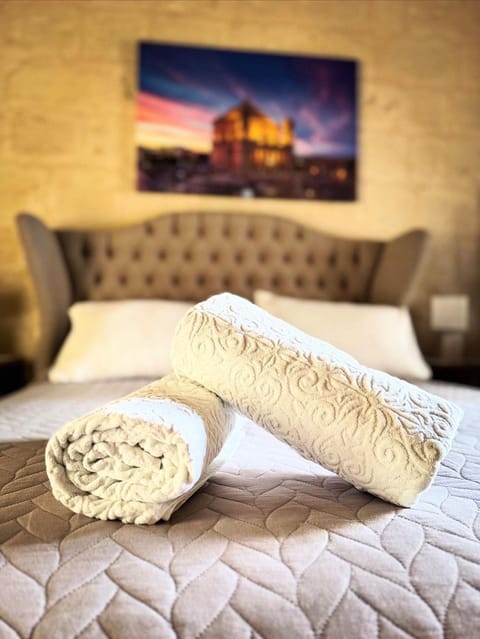 Decorative detail, Decorative detail, Bedroom, towels, towels