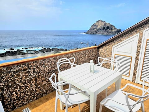 Natural landscape, View (from property/room), Balcony/Terrace, Balcony/Terrace, Sea view