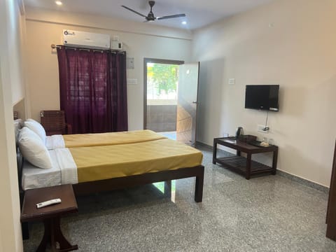 Bed, Evening entertainment, Bedroom