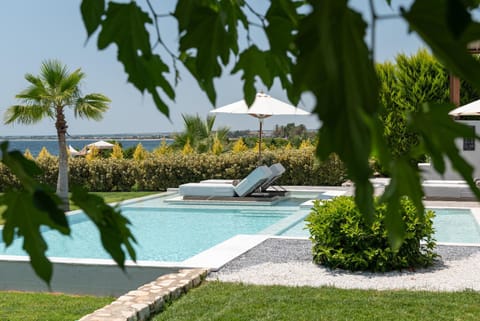 Pool view, Sea view, sunbed