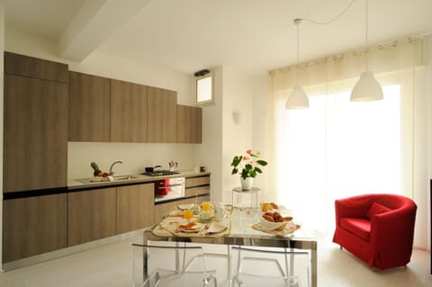 Day, Dining area, Food