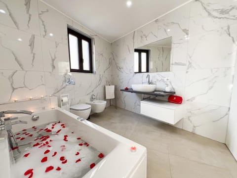 Toilet, Bathroom, Bath, towels