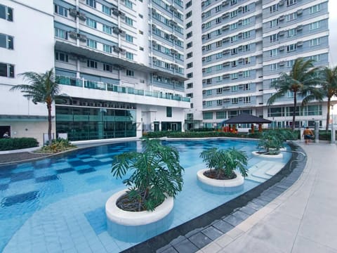 Swimming pool, Swimming pool