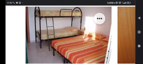 Bedroom, bunk bed