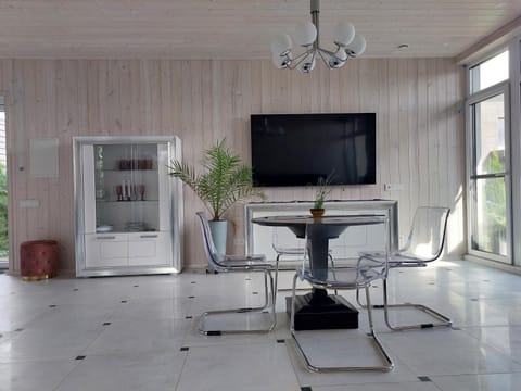 TV and multimedia, Living room, Dining area