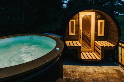 Night, Natural landscape, Hot Tub, Sauna, Sports
