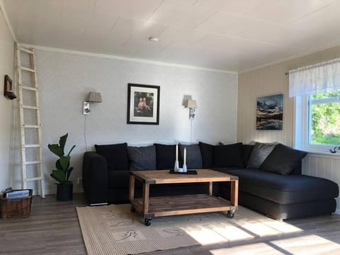 Mørkveden feriehus, Lofoten House in Lofoten