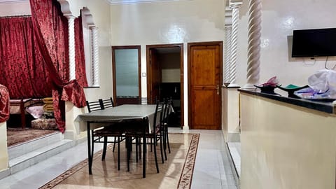 Communal lounge/ TV room, Living room, Seating area, Dining area