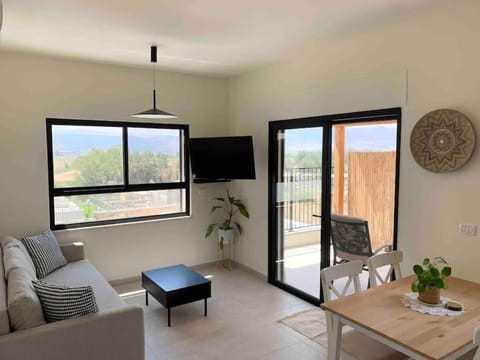 TV and multimedia, View (from property/room), Living room, Seating area, Dining area